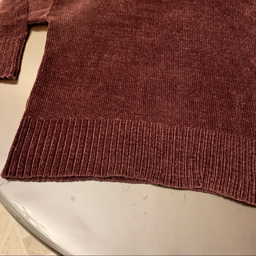 Sweater - Picture 6 of 10